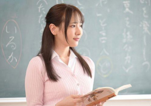 Cô giáo thực tập xinh đẹp dạy phải lớp toàn nam sinh nghịch